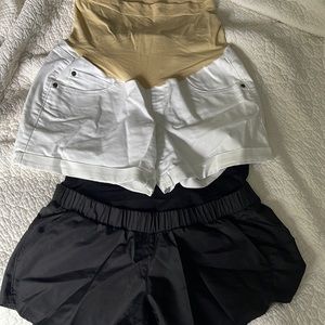 EUC 2 prs Maternity shorts size 4/Small